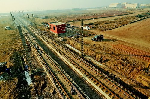 晋煤“乘”万吨专列进日照港