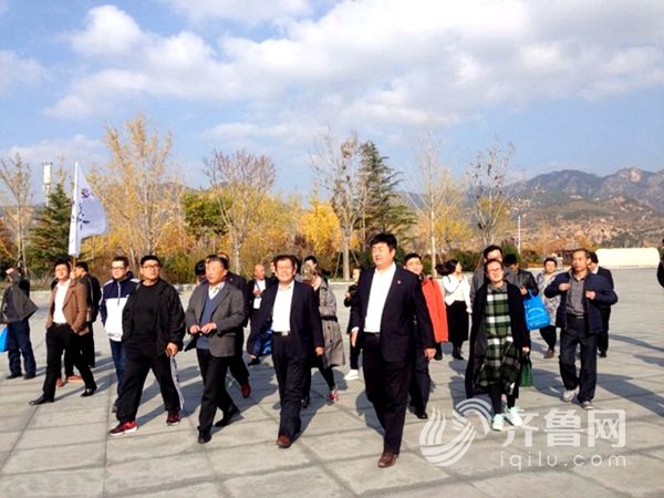 点击图片翻到下一页>> 日照市旅游景区管理人员培训开班