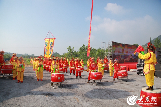 点击图片翻到下一页>> 日照市举办2017中国·日照太阳文化节暨祀日大典