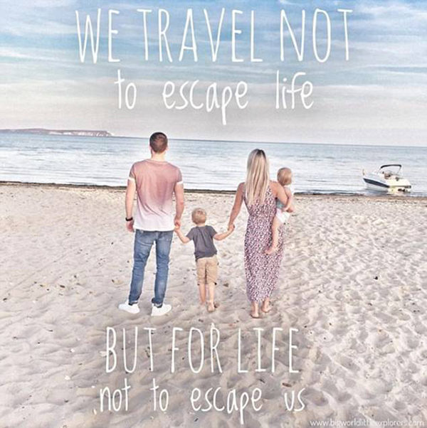 英夫妇双双辞职变卖房产 带年幼儿女周游世界